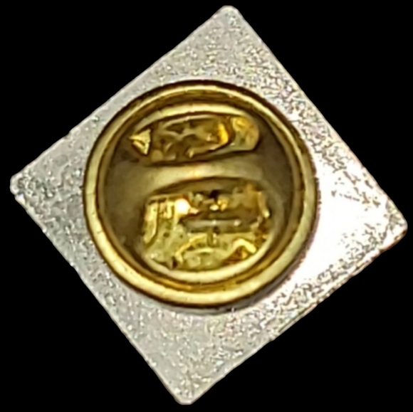 BOY SCOUTS OF AMERICA BOBCAT UNIFORM LAPEL PIN - Picture 3 of 3